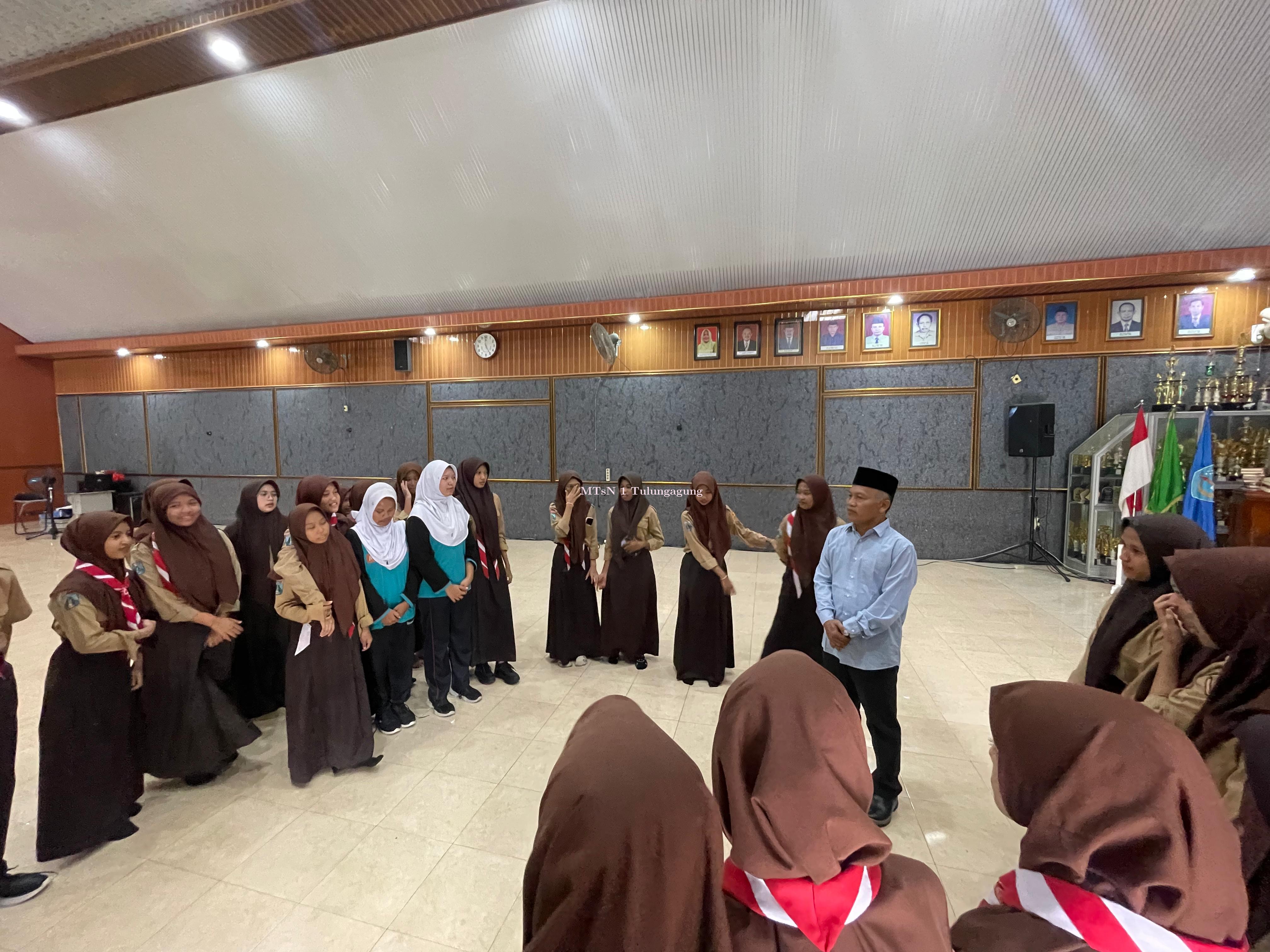 Lolos 18 Proposal OPSI, Modal Awal yang \