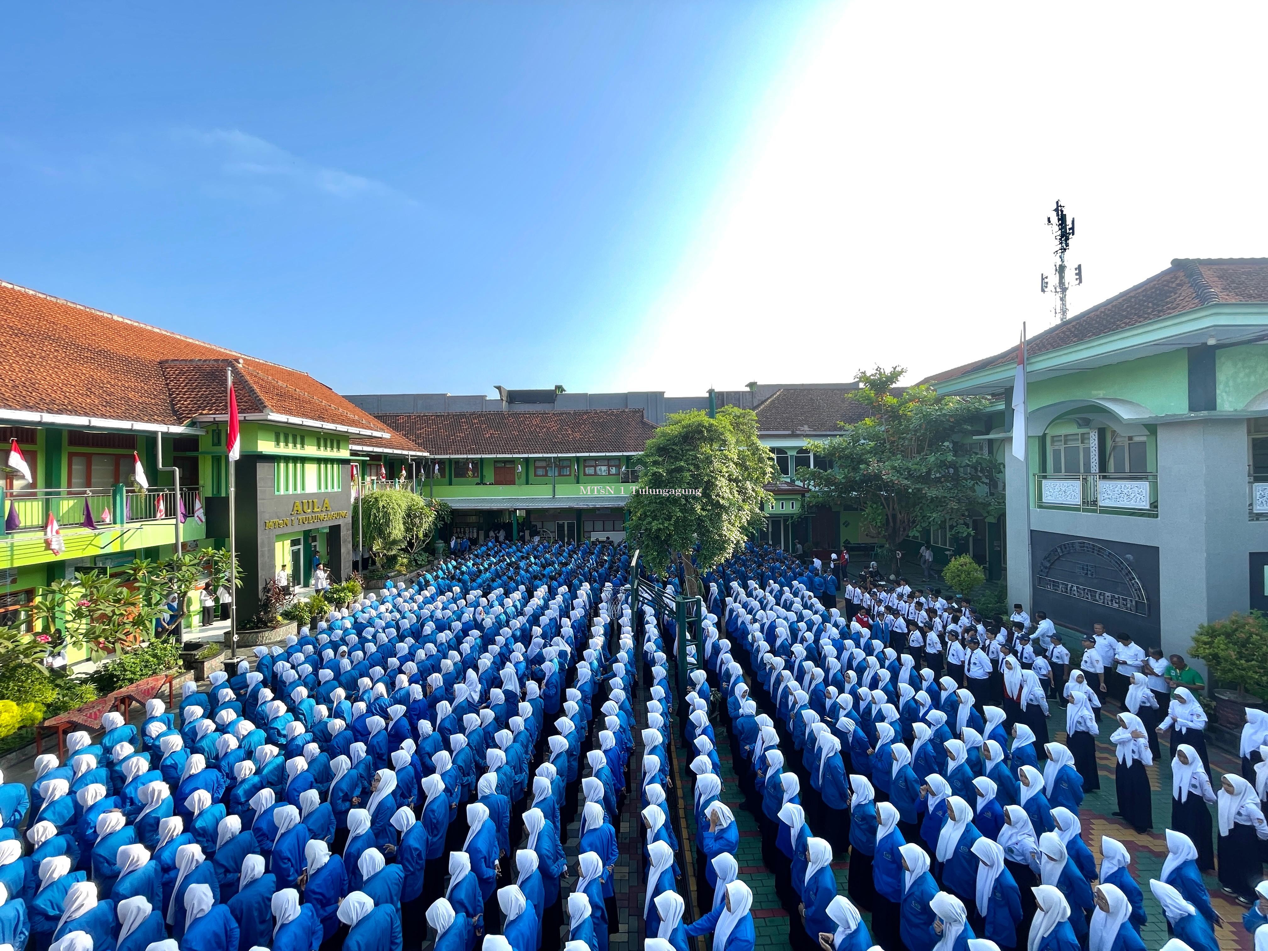 Kedisiplinan Siswa Matsaneta One Tercermin dalam Upacara