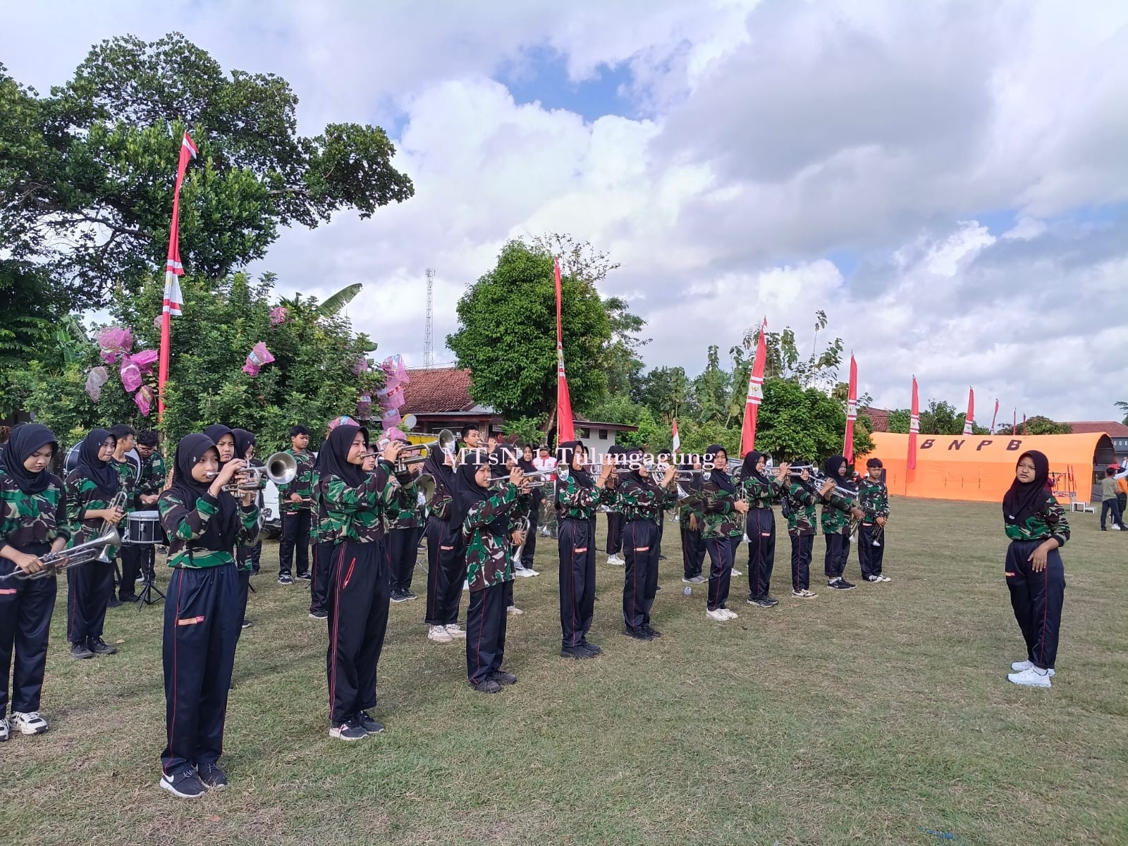 Korsik MTsN 1 Tulungagung Dipercaya Tampil Pada Upacara HUT ke-80 RI Kecamatan Boyolangu