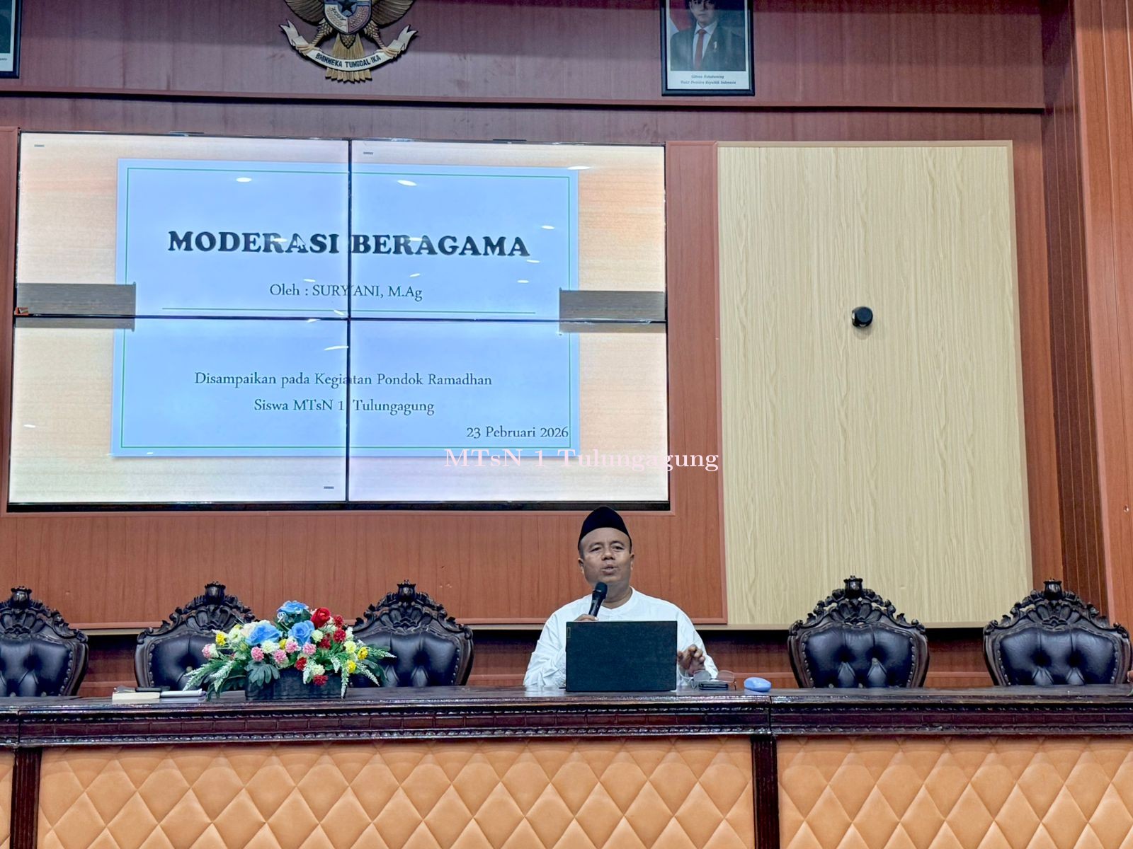 Tanamkan Cinta Sesama, MTsN 1 Tulungagung Berbagi Sembako