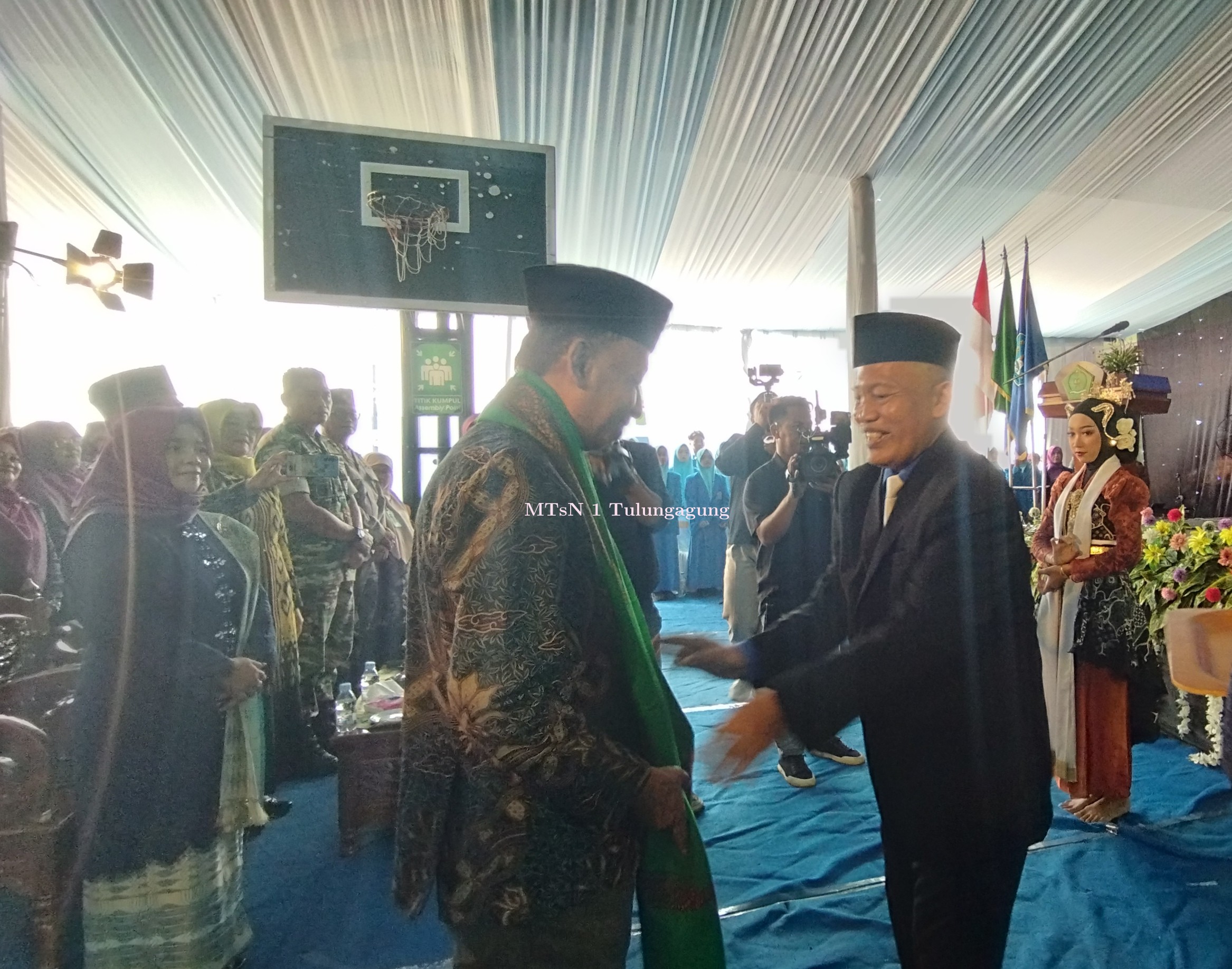 Plh Kakankemenag Hadiri Tarbiyatul Aulad, Penyerahan dan Apresiasi Siswa Kelas IX MTsN 1 Tulungagung